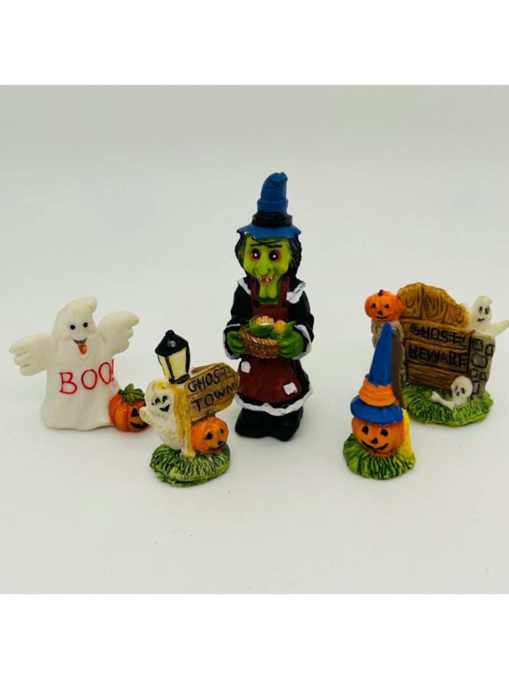 Vintage Miniature Halloween Figurine Village Sign Witch Ghost Pumpkin Tombstone - Picture 3 of 10